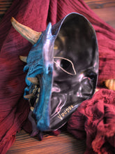 Cargar imagen en el visor de la galería, Máscara Hannya Azul Espectral
