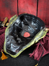Cargar imagen en el visor de la galería, Mascara Hannya Tradicional Verde
